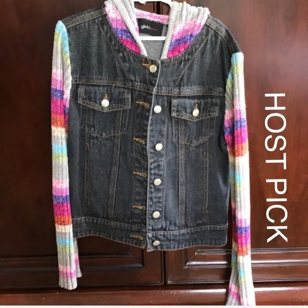 Jean jacket with sweater sleeves
